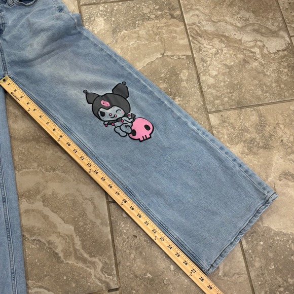 Kuromi Sanrio Wide Leg Jeans Light Wash Graphic Denim Pants Size 3 Womens - Picture 13 of 15
